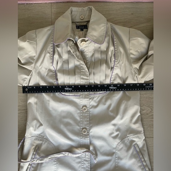 Vintage IZZI Small Pleat Tan and Purple Trench Coat - Size 11 - Picture 8 of 8